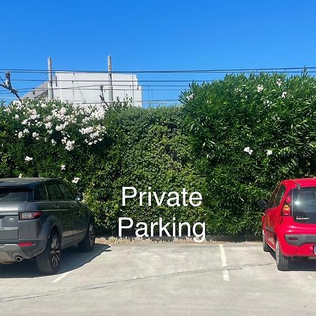 Appartamento Casa Oberdan - Private Parking Monopoli Esterno foto