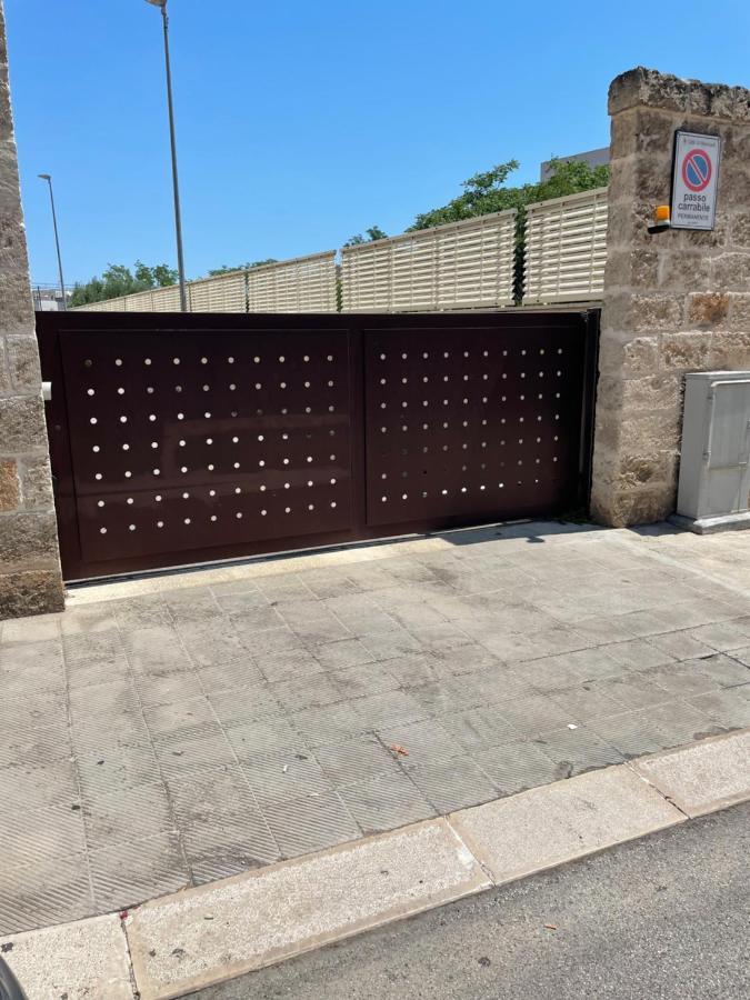 Appartamento Casa Oberdan - Private Parking Monopoli Esterno foto