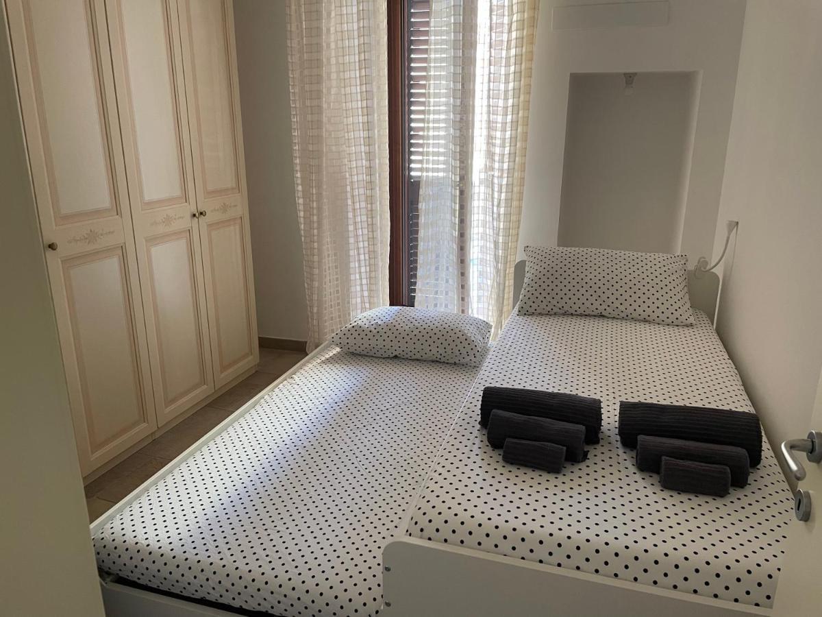 Appartamento Casa Oberdan - Private Parking Monopoli Esterno foto