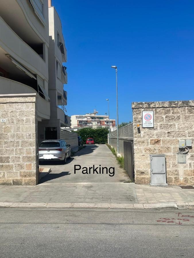 Appartamento Casa Oberdan - Private Parking Monopoli Esterno foto